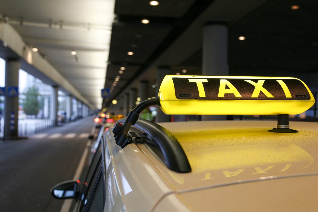 Taxi vs. coche compartido